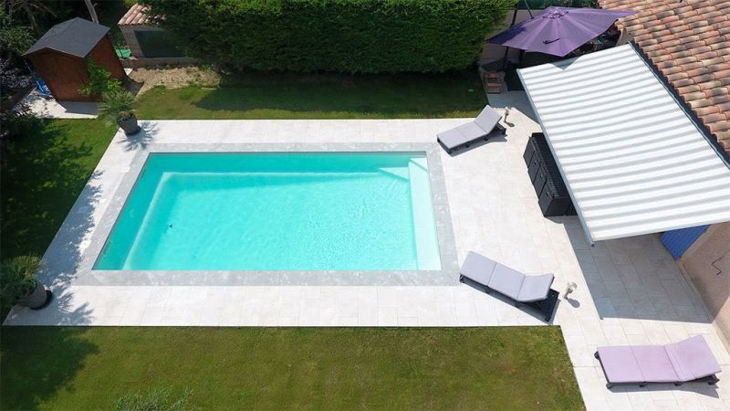Kryptonite – Piscine rectangulaire à fond mixte