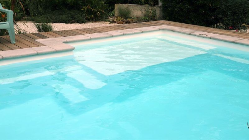 Larimar – Piscine design avec plage immergée