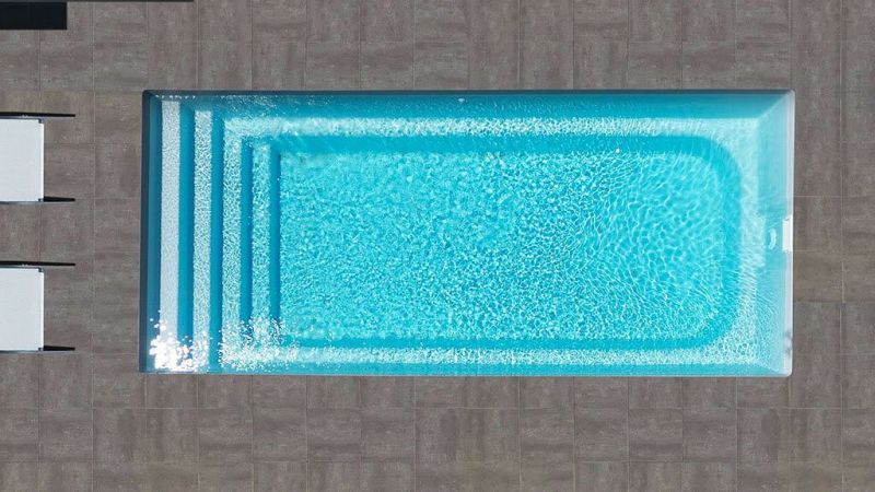 Cobalt – Piscine rectangulaire sécurisante et élégante