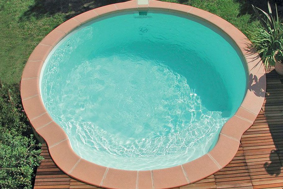 Nacre – Piscine ronde compacte et design