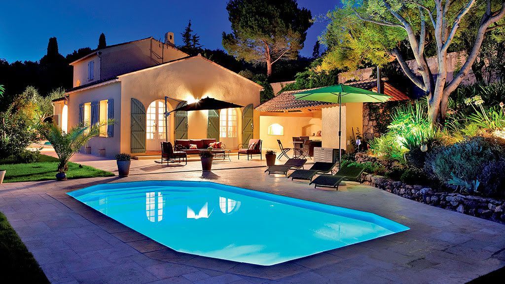 Cristal – Piscine compacte à fond incliné