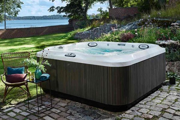 Spa J-375™ – Spa carré 5 places avec allonge et 50 jets PowerPro®