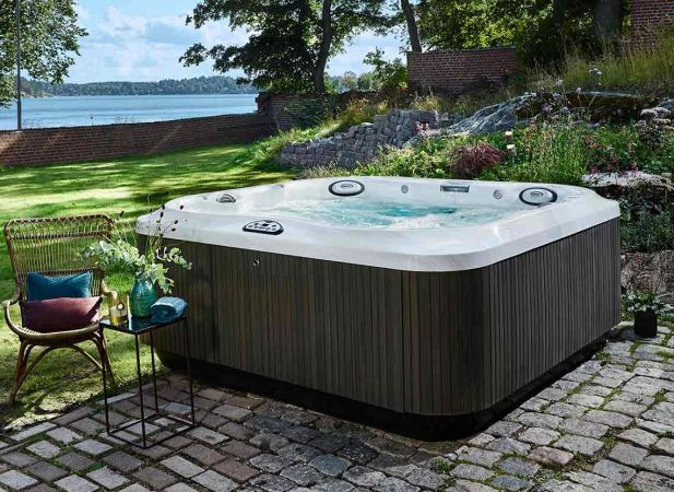 Spa J-375™ – Spa carré 5 places avec allonge et 50 jets PowerPro®